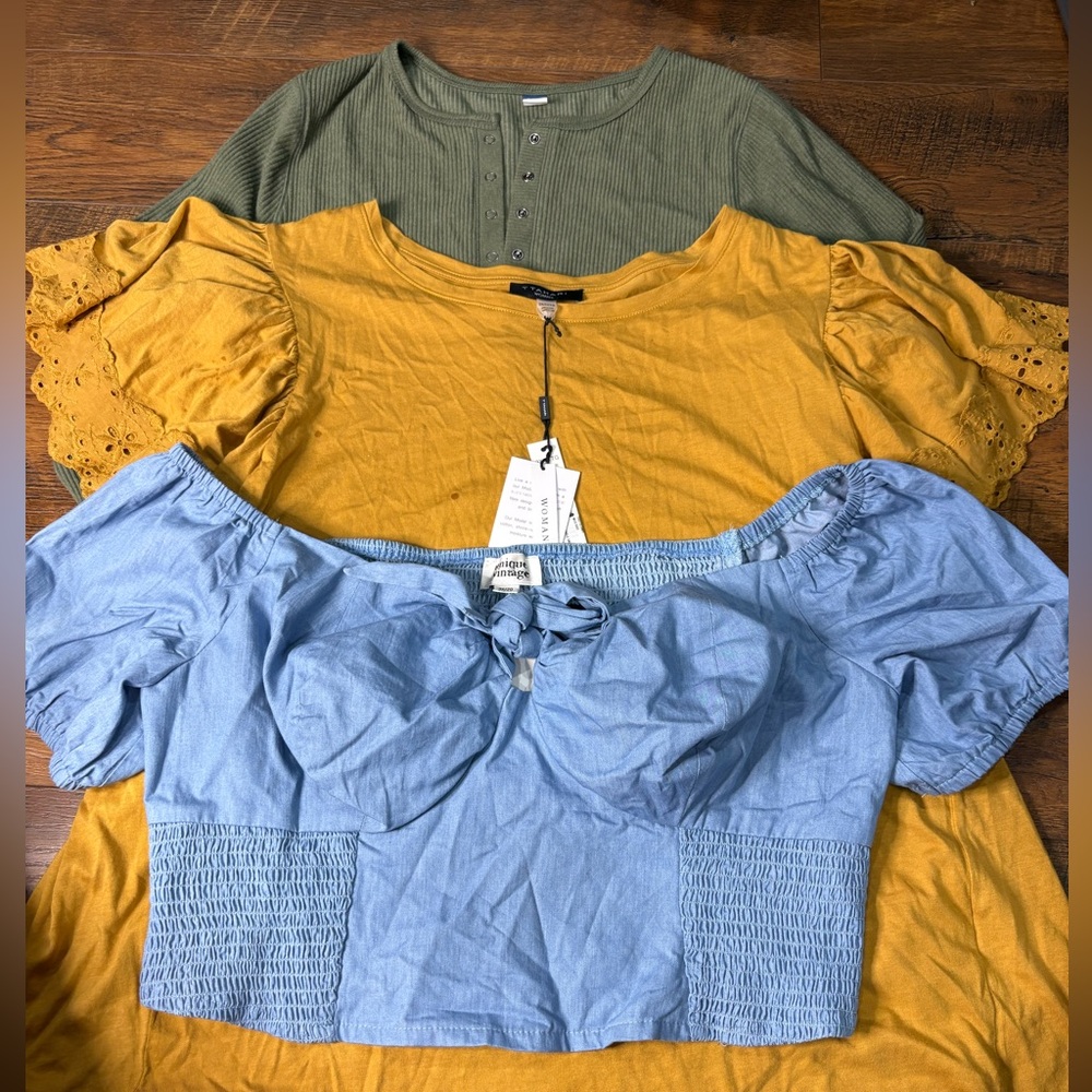 Lot of 3 women’s tops nwt 3x old navy thari and unique vintage